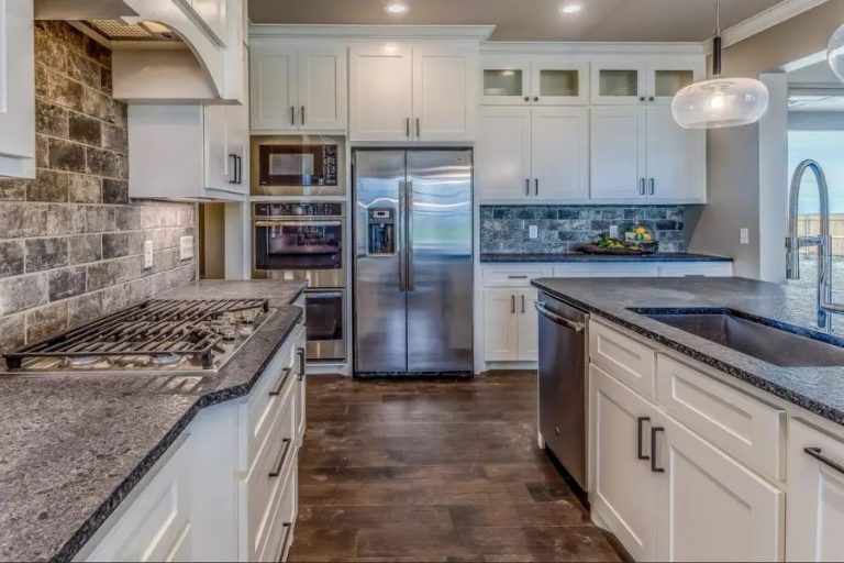 Navigating Kitchen Remodeling Regulations in Ottawa: Essential Permits and Guidelines